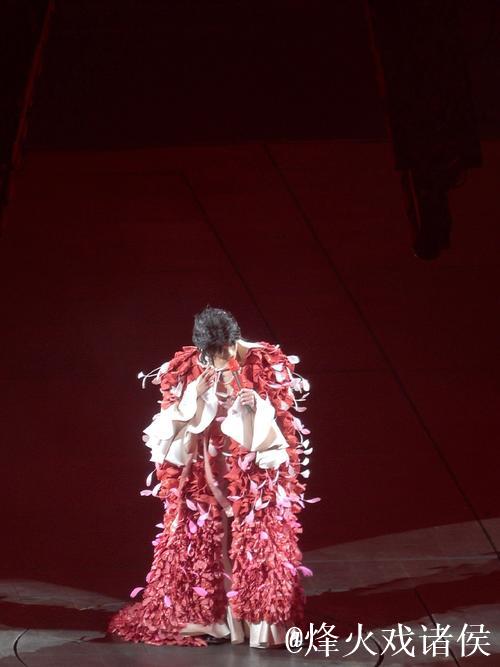 18记三分掀狂潮! 首钢园主场表演燃情上演! 18记三分掀狂潮! 首钢园主场表演燃情上演!